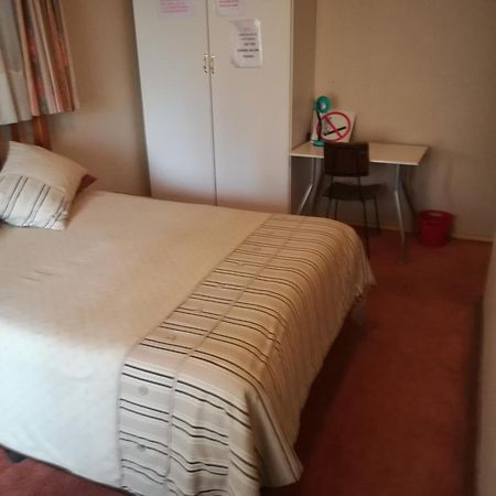 Pilot Inn Accommodation Kempton Park Esterno foto
