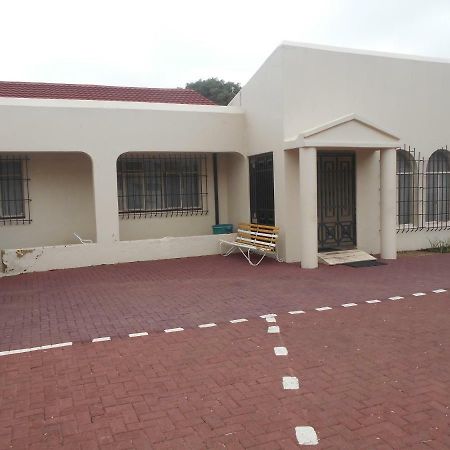 Pilot Inn Accommodation Kempton Park Esterno foto