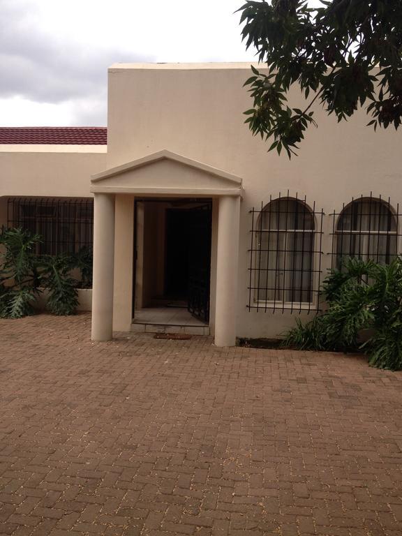 Pilot Inn Accommodation Kempton Park Esterno foto