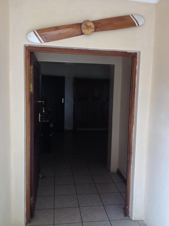 Pilot Inn Accommodation Kempton Park Esterno foto