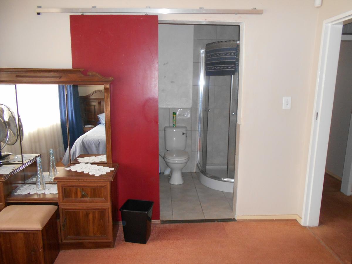 Pilot Inn Accommodation Kempton Park Esterno foto