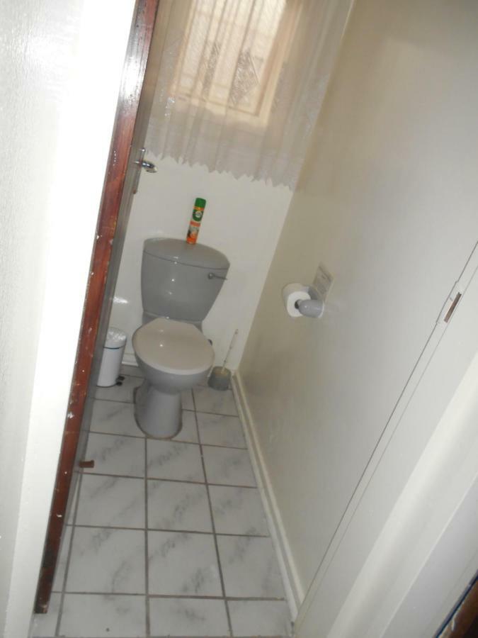 Pilot Inn Accommodation Kempton Park Esterno foto