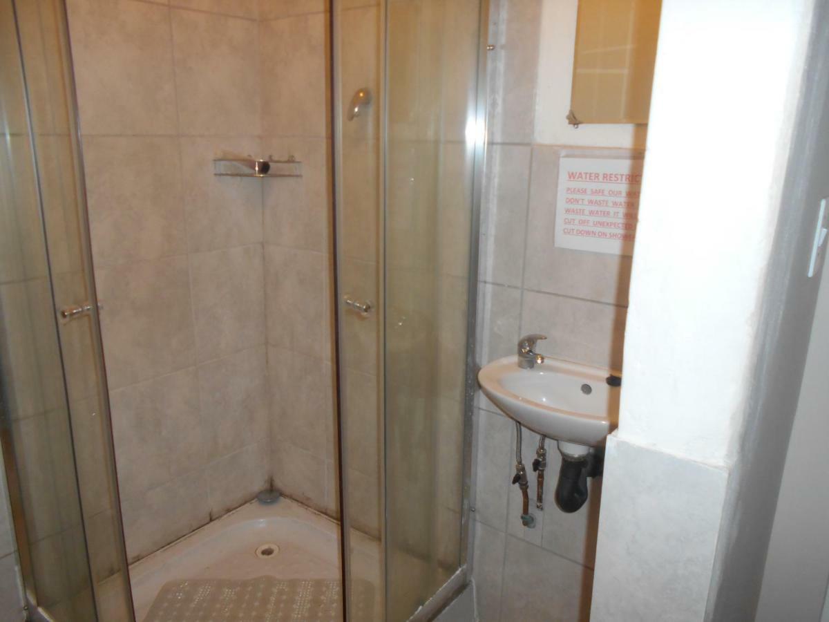 Pilot Inn Accommodation Kempton Park Esterno foto